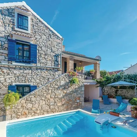 Beautiful Home In Preko With 2 Bedrooms, Sauna And Internet Holiday home