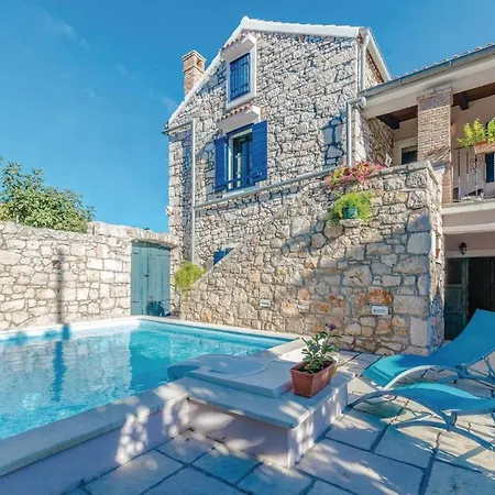 Beautiful Home In Preko With 2 Bedrooms, Sauna And Internet Holiday home *