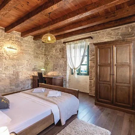 Beautiful Home In Preko With 2 Bedrooms, Sauna And Internet * Preko