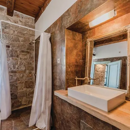 Holiday home Beautiful Home In Preko With 2 Bedrooms, Sauna And Internet Preko