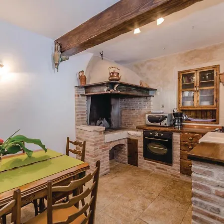 Beautiful Home In Preko With 2 Bedrooms, Sauna And Internet Preko