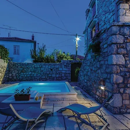 Holiday home Beautiful Home In Preko With 2 Bedrooms, Sauna And Internet Preko