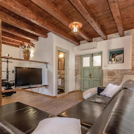 Beautiful Home In Preko With 2 Bedrooms, Sauna And Internet