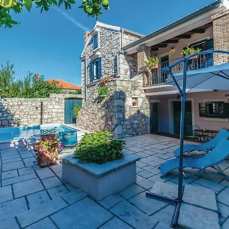 Beautiful Home In Preko With 2 Bedrooms, Sauna And Internet Holiday home Preko