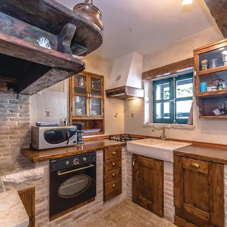 Holiday home Beautiful Home In Preko With 2 Bedrooms, Sauna And Internet