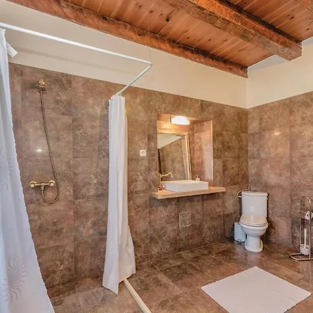 Beautiful Home In Preko With 2 Bedrooms, Sauna And Internet Holiday home Preko