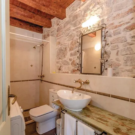 Beautiful Home In Preko With 2 Bedrooms, Sauna And Internet Holiday home Preko